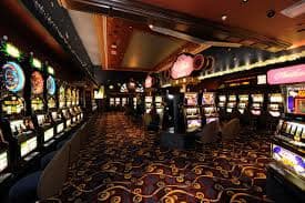BLGWIN မိုဘိုင်းအက်ပ် ဖြင့် Sportsbook နှင့် Live Casino ကစားနေသော Myanmar ကစားသမား